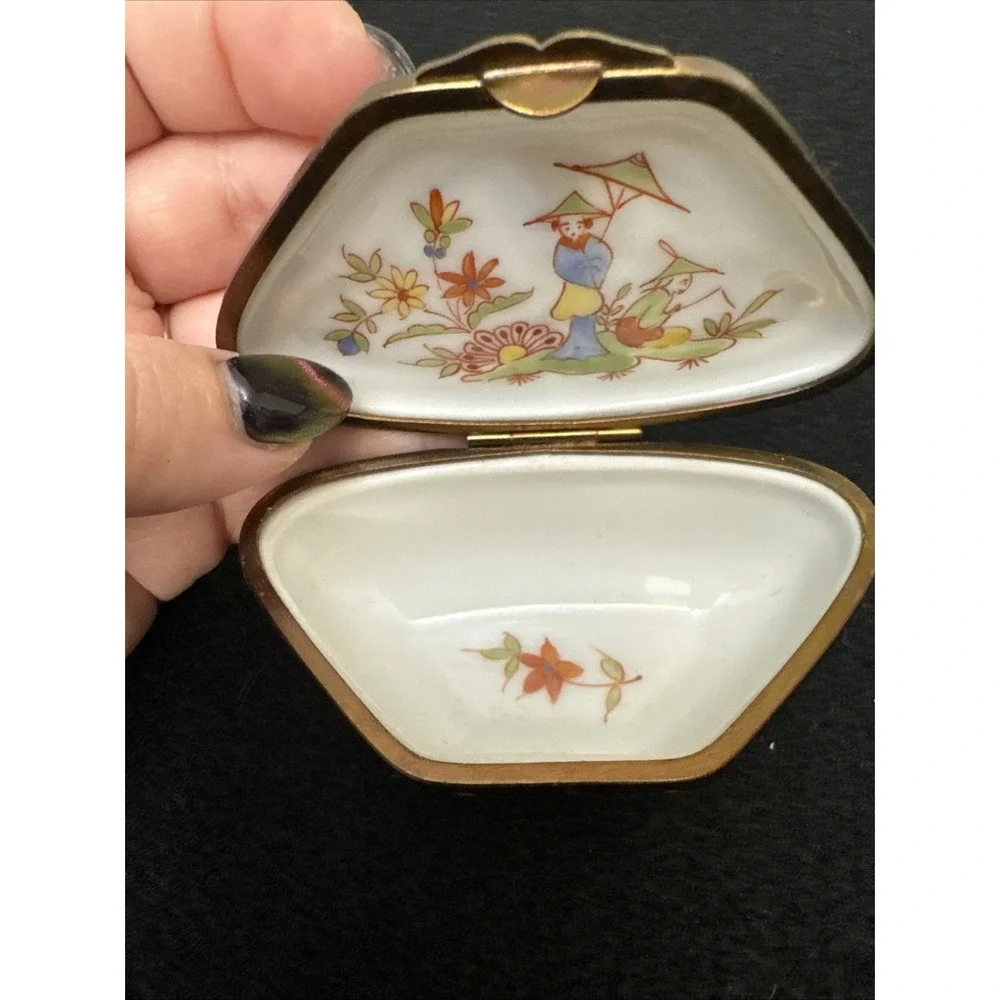 Musée des Arts Décoratifs Paris Vintage Hand-Painted Butterfly Moth Trinket Box